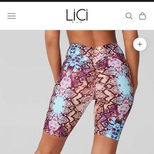 Licifit brand high waisted biker shorts. M/L size, cobra print